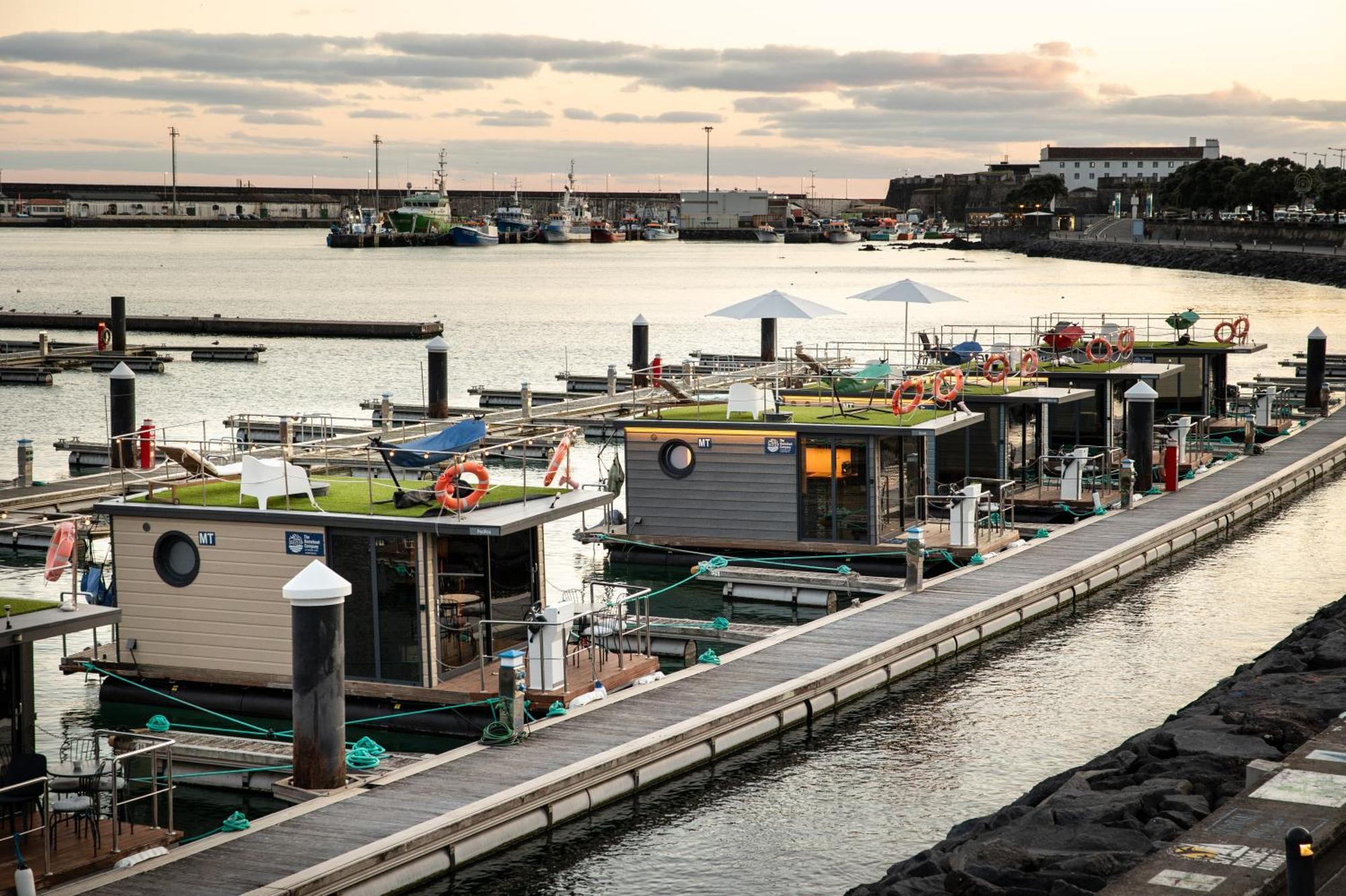 The Homeboat Company Ponta Delgada-Acores Buitenkant foto